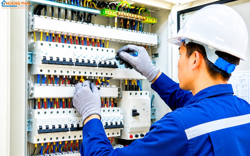 Chống Quá Tải Và Chập Cháy Điện: Giải Pháp Bảo Vệ Hệ Thống